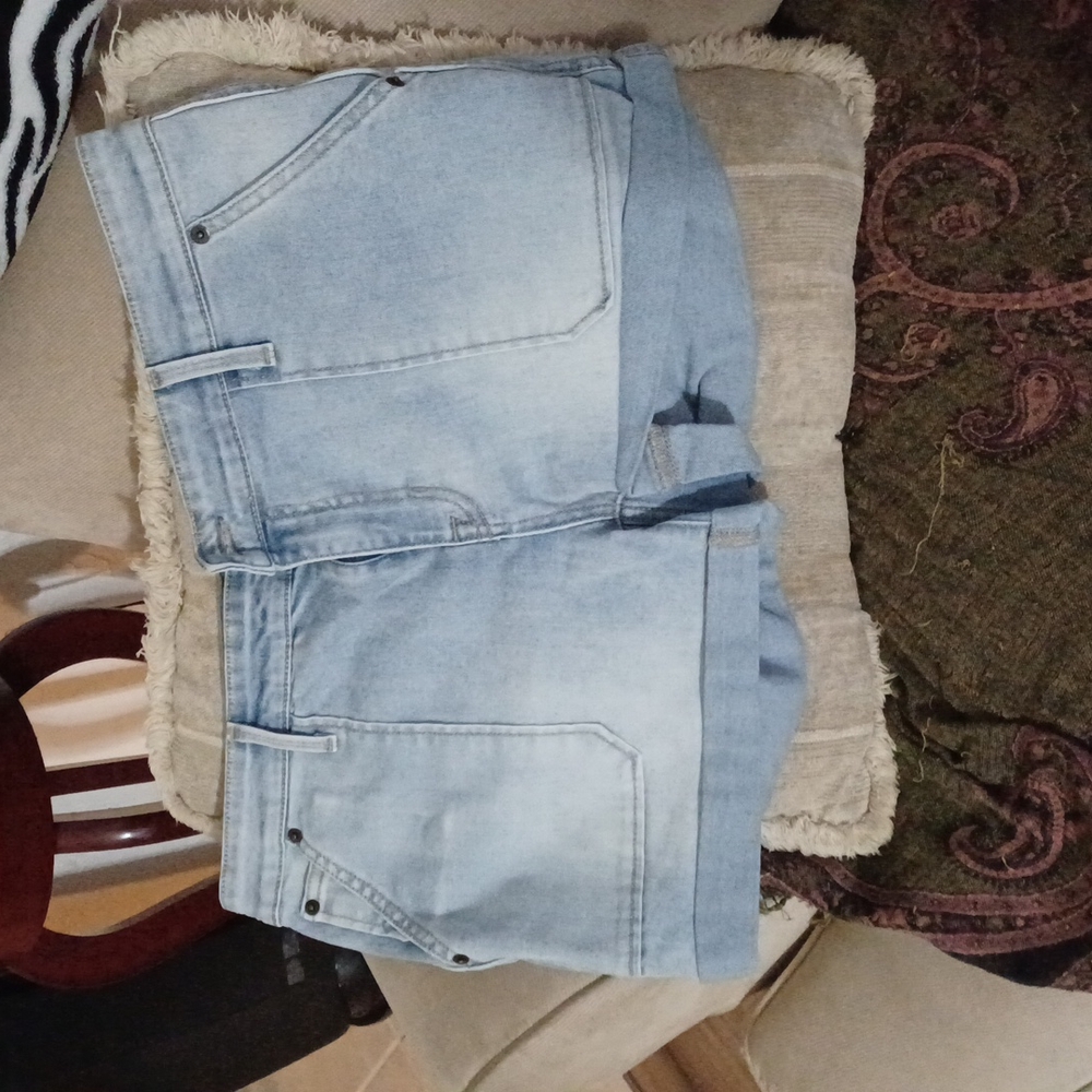 GAP shorts
